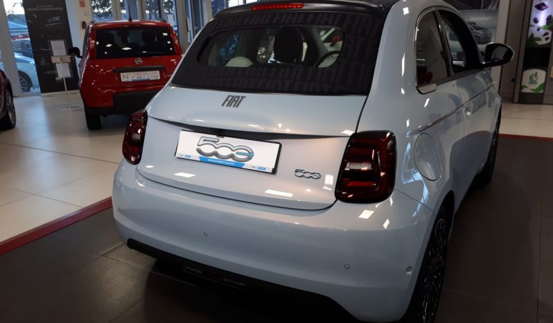 Fiat 500e 2022 megtelt