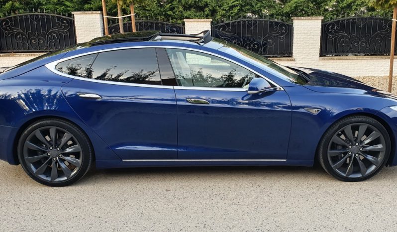 Tesla Model S 90D 2016 megtelt