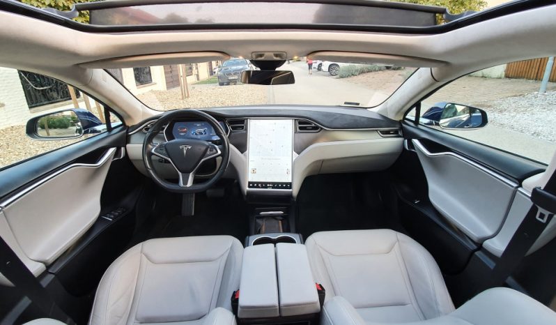 Tesla Model S 90D 2016 megtelt