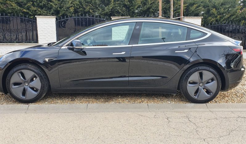 Tesla Model 3 Standard Range Plus 2019 megtelt