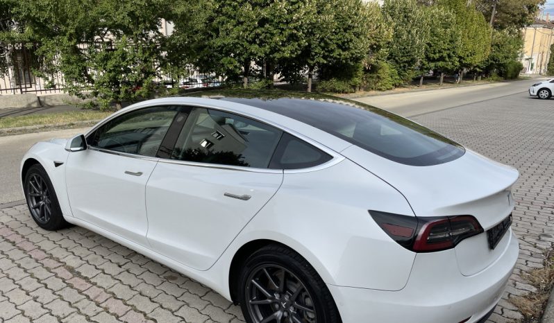 Tesla Model 3 Standard Range Plus 2019 megtelt
