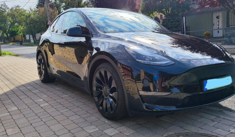 Tesla Model Y Performance 2022 megtelt