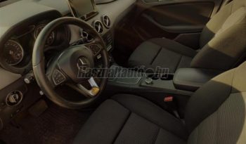 Mercedes-Benz B250E 2016 megtelt