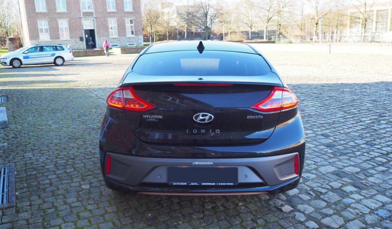 Hyundai IONIQ Electric 2017 megtelt