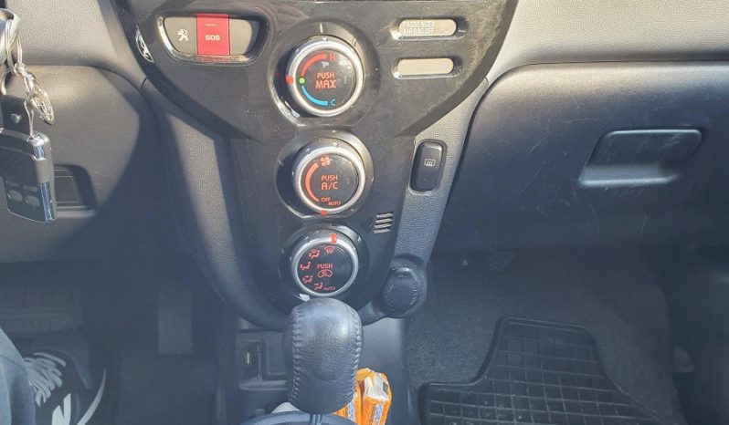 Peugeot iOn 2012 megtelt