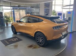 Ford Mustang Mach-E GT 2022 megtelt