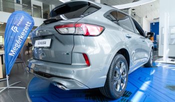 Ford Kuga PHEV 2023 megtelt