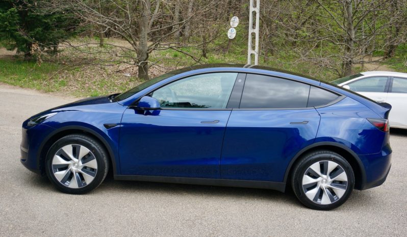 Tesla Model Y Long Range AWD 2022 megtelt