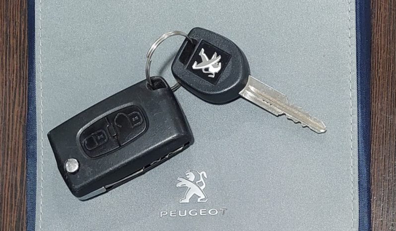 Peugeot iOn 2014 megtelt