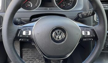 Volkswagen e-Golf 2016 megtelt