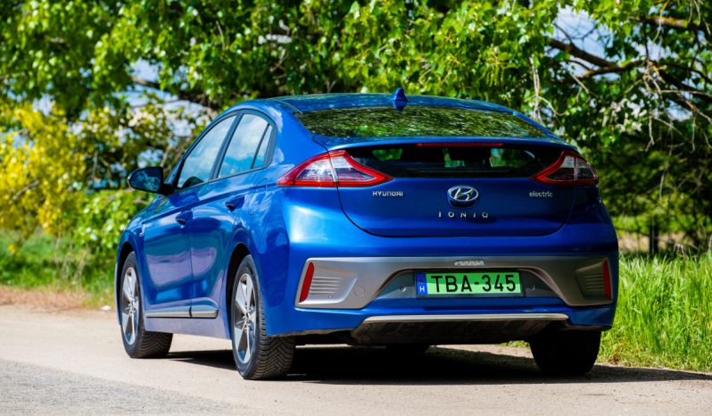 Hyundai IONIQ Electric 2017 megtelt