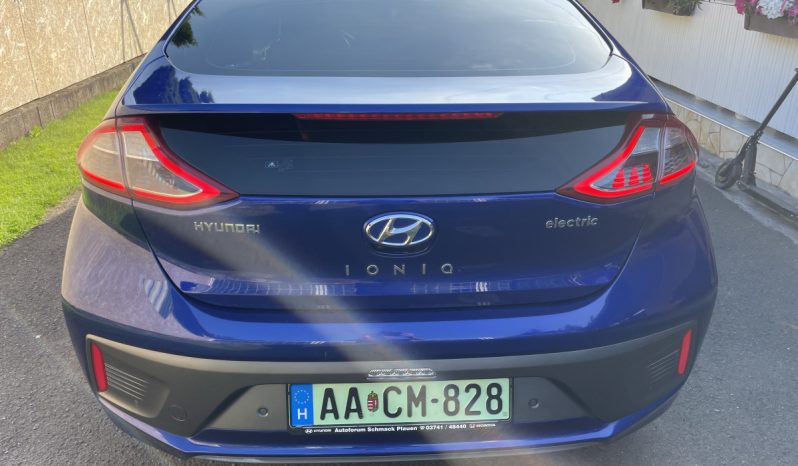 Hyundai IONIQ Electric 2020 megtelt