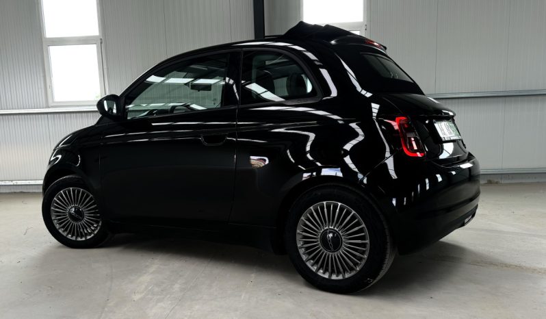 Fiat 500e 2021 megtelt