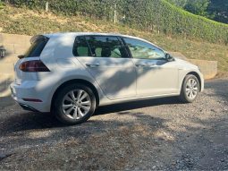 Volkswagen e-Golf megtelt