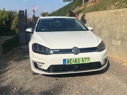 Volkswagen e-Golf megtelt