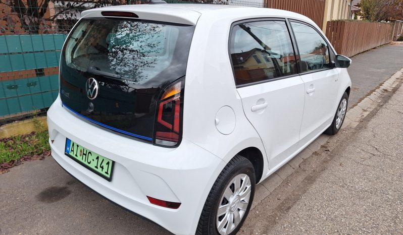 Volkswagen e-Up megtelt