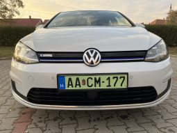 Volkswagen e-Golf megtelt