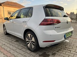 Volkswagen e-Golf megtelt