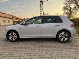 Volkswagen e-Golf megtelt