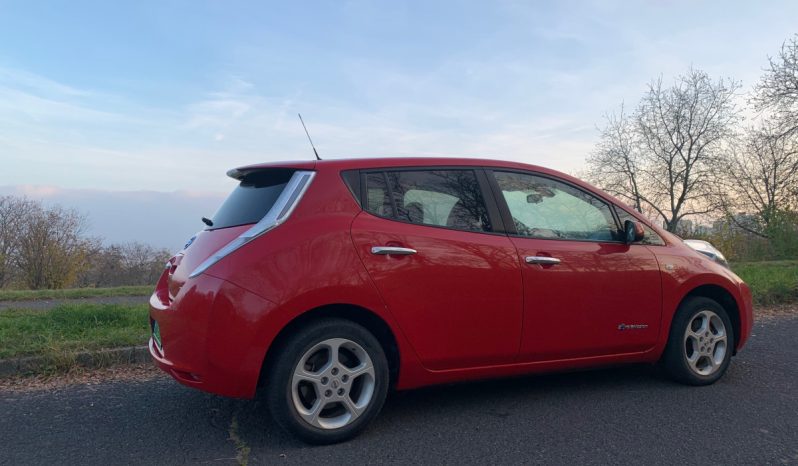 Nissan Leaf megtelt