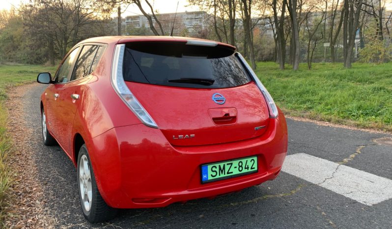 Nissan Leaf megtelt