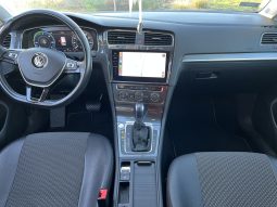 Volkswagen e-Golf megtelt