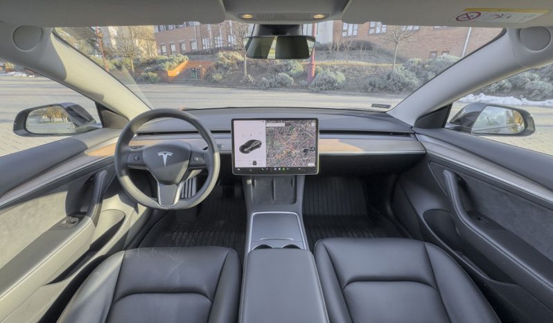 Tesla Model 3 Long Range AWD megtelt