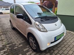 Peugeot iOn megtelt