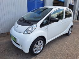 Peugeot iOn megtelt