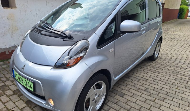 Mitsubishi i-MiEv megtelt