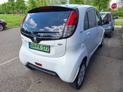 Peugeot iOn megtelt