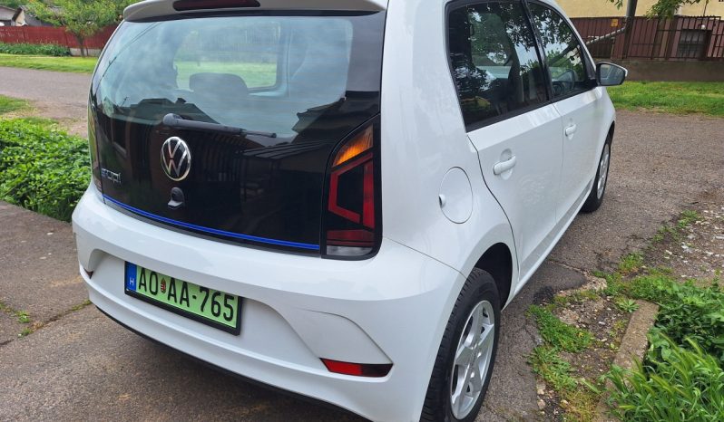Volkswagen e-Up megtelt