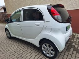 Peugeot iOn megtelt