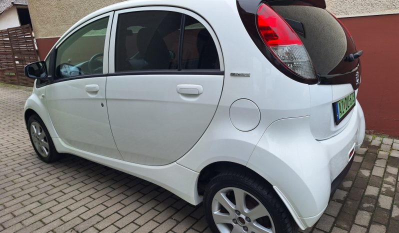 Peugeot iOn megtelt