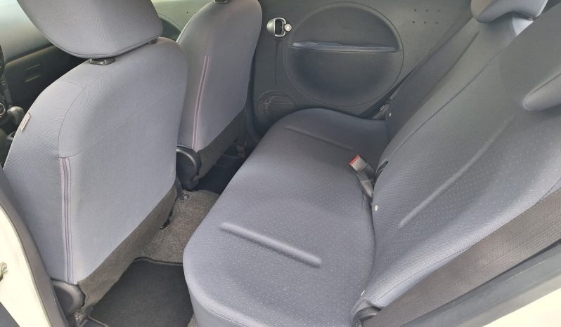 Peugeot iOn megtelt