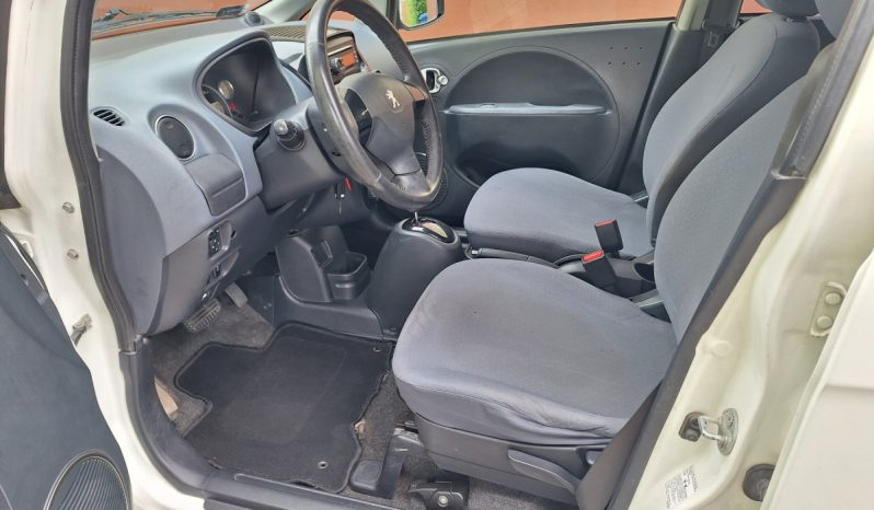 Peugeot iOn megtelt