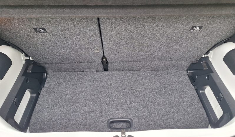 Volkswagen e-Up megtelt