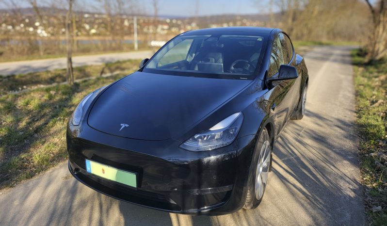 Tesla Model Y Long Range AWD megtelt
