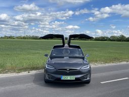 Tesla Model X 90D megtelt