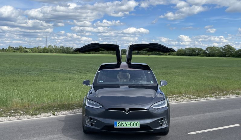 Tesla Model X 90D megtelt