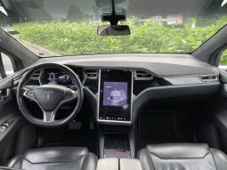 Tesla Model X 90D megtelt