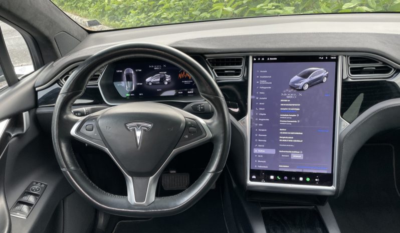 Tesla Model X 90D megtelt