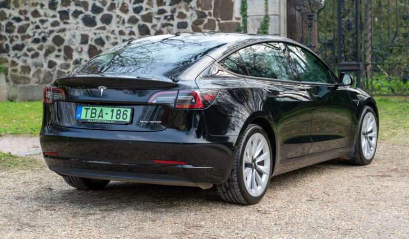 Tesla Model 3 Long Range AWD megtelt