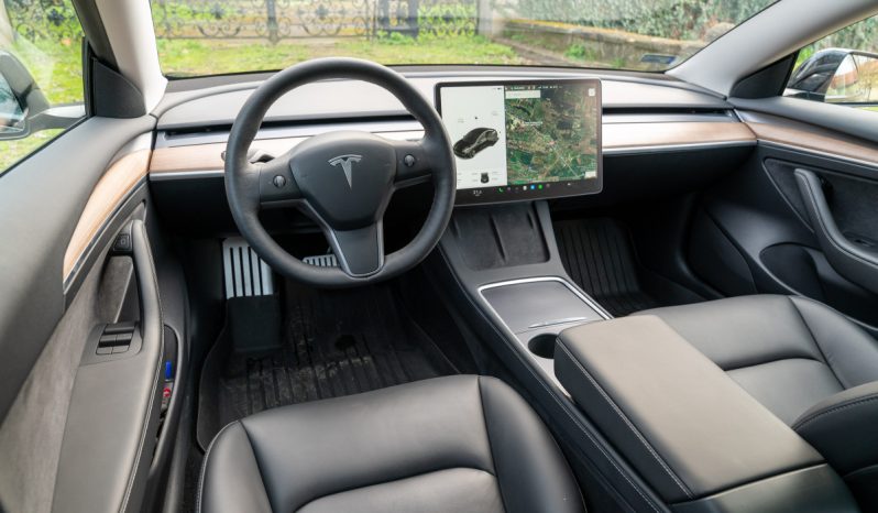 Tesla Model 3 Long Range AWD megtelt