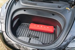 Tesla Model 3 Long Range AWD megtelt