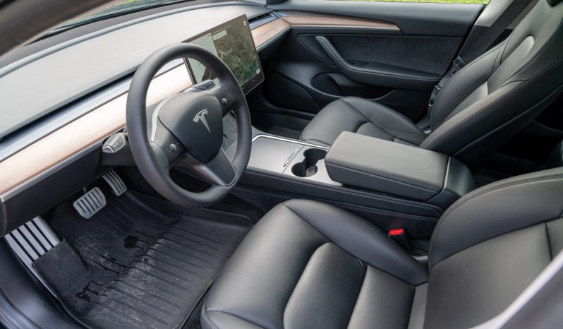 Tesla Model 3 Long Range AWD megtelt