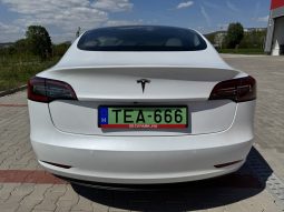 Tesla Model 3 Standard Range Plus megtelt