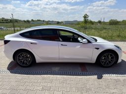 Tesla Model 3 Standard Range Plus megtelt