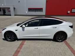 Tesla Model 3 Standard Range Plus megtelt