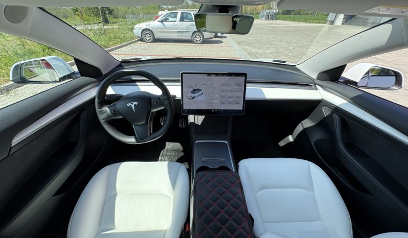 Tesla Model 3 Standard Range Plus megtelt